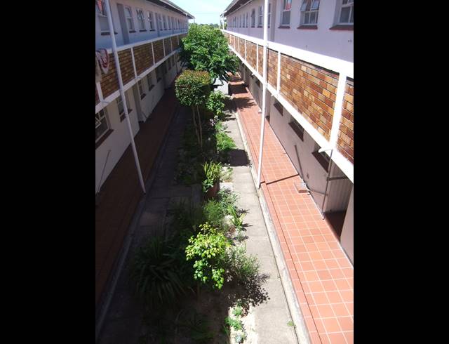 2 bed property to rent in CLAREMONT